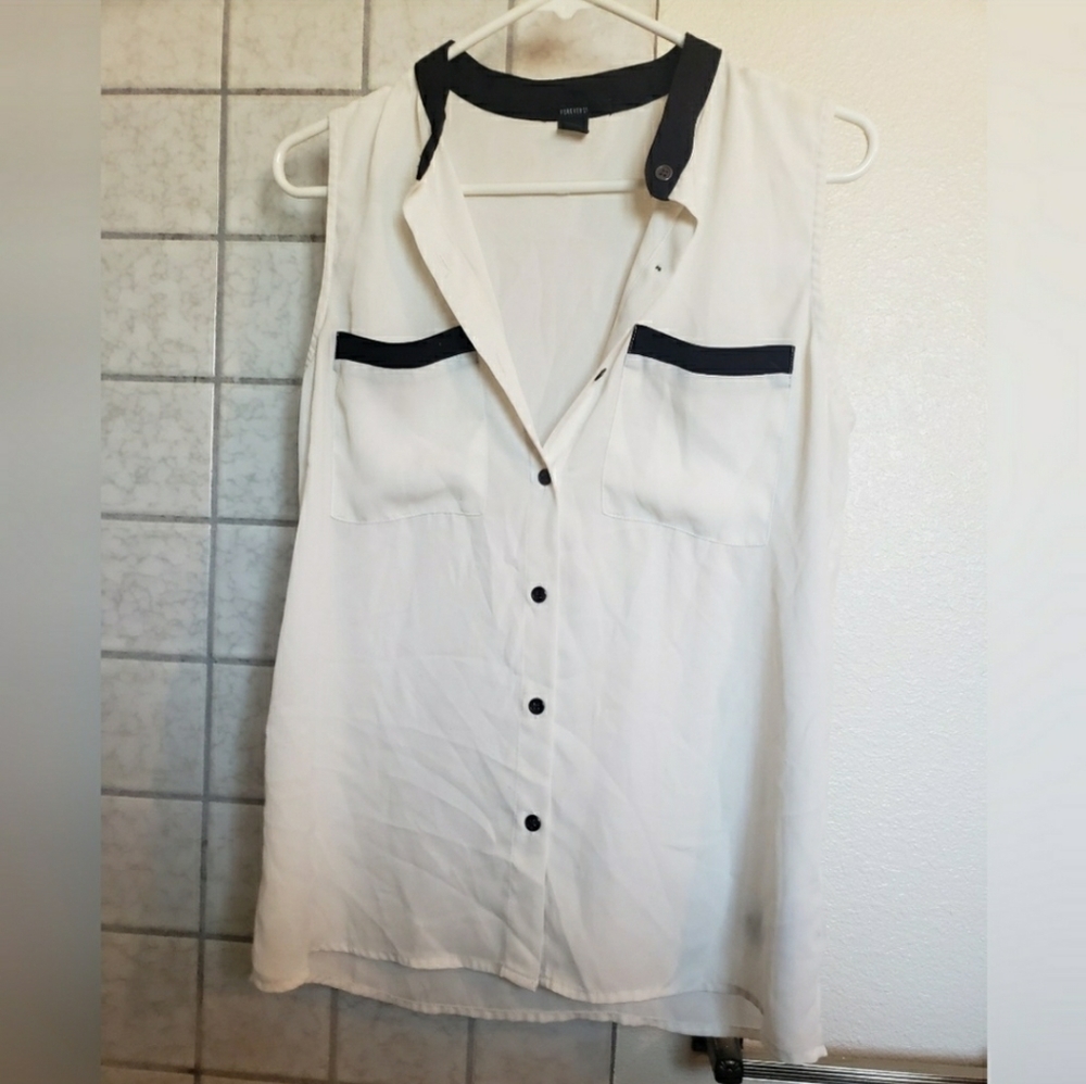 White Sleeveless Top w/Black Trim